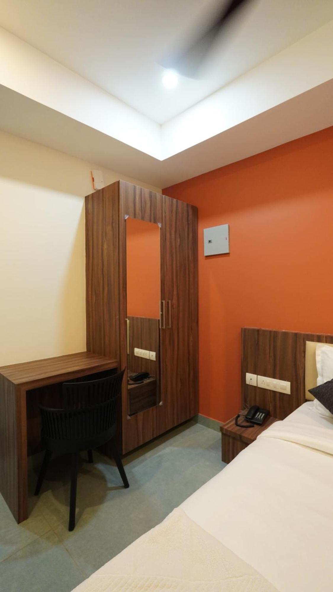 Hotel Hive Inn - Kozsíkóde Kültér fotó